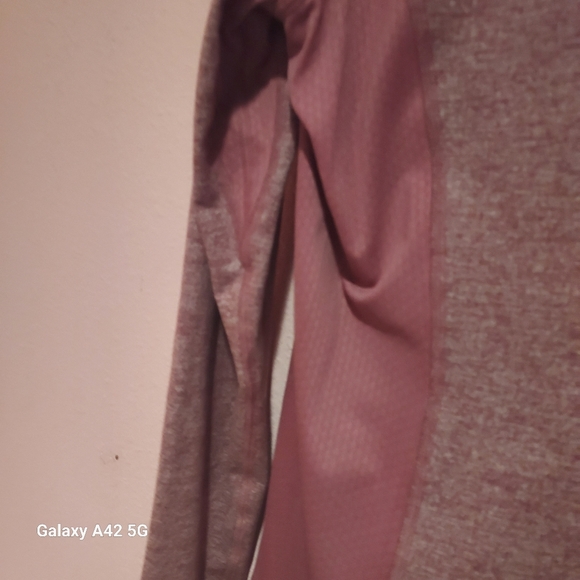 REVA workout top - Picture 8 of 10